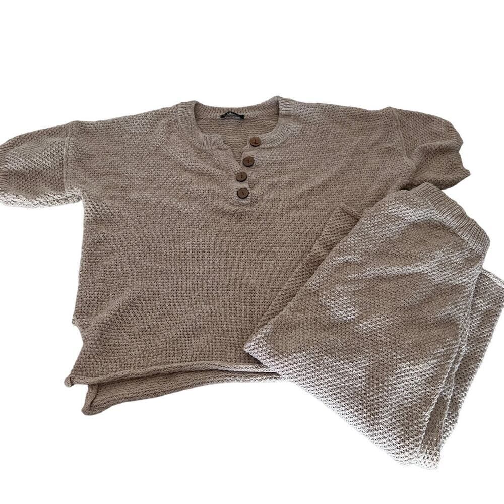 Very J Beige Waffle Short Sleeve Henley Sweater/Wide Leg Capri 2 pcs Set- M